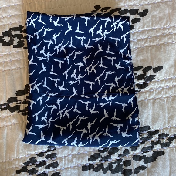 PRETTY PERSUASIONS, Scarf - Picture 10 of 10